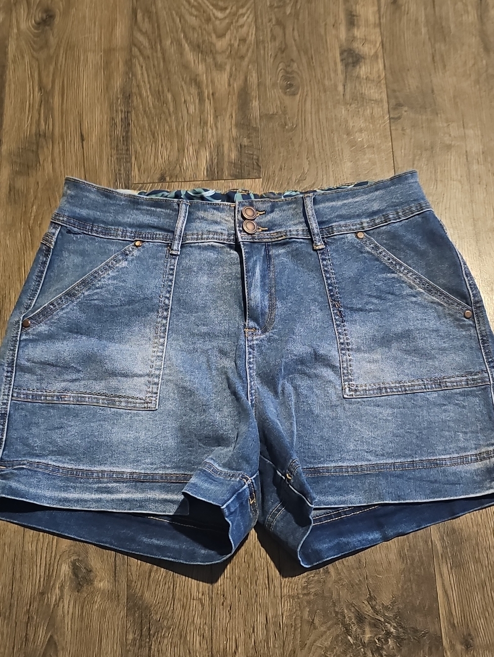 Maurices Shorts Jean Distressed Blue Denim Utility Size 14 Stretch Women